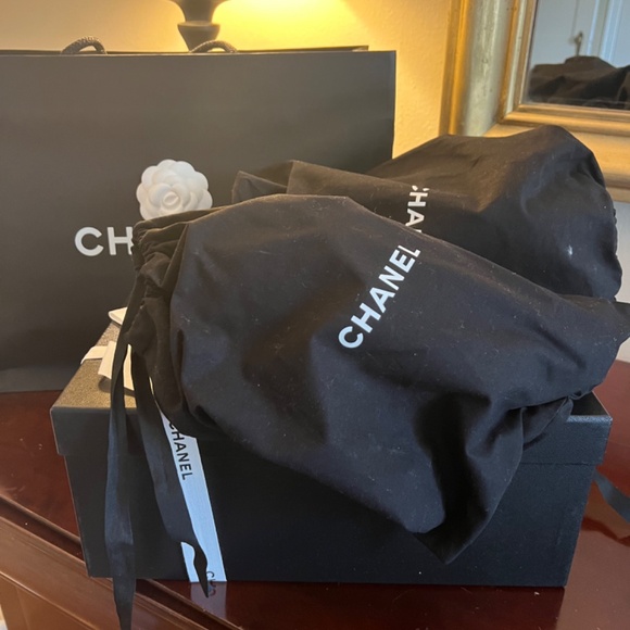 CHANEL Sneakers - Picture 10 of 10